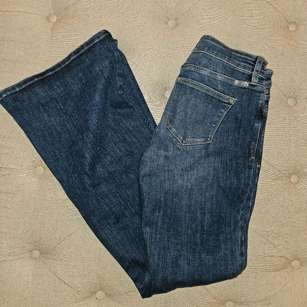 Gently preowned Womens Kancan Jeans.